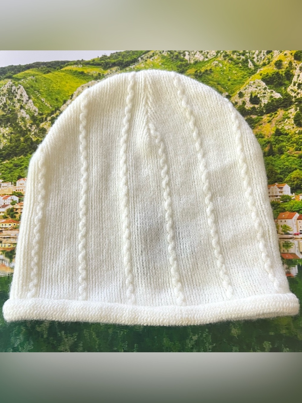 Vintage Y2K New York & Company Cable Knit Beanie🤍. - Picture 1 of 5